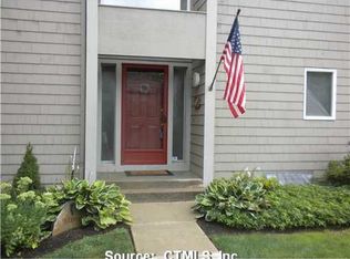 108 Timberwood Rd, West Hartford, CT 06117