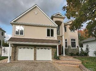 95 Forsythia Ln, Jericho, NY 11753