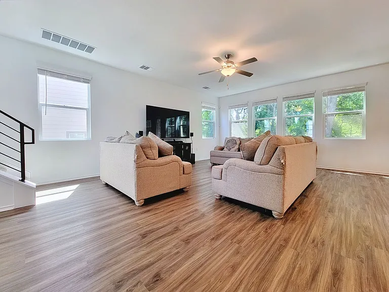 1111 Winnie Dr — Photo 7