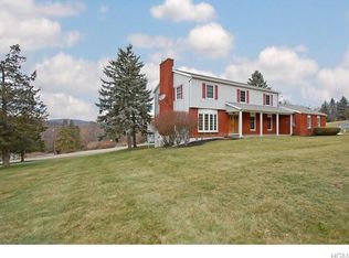 2 Forest View Dr, Hopewell Junction, NY 12533