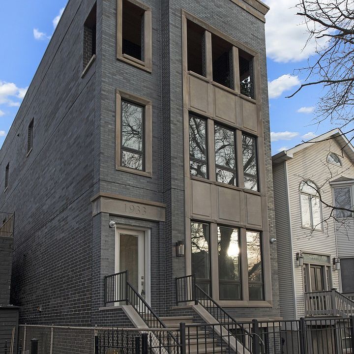 1st image of 1933 N Kenmore Ave #2