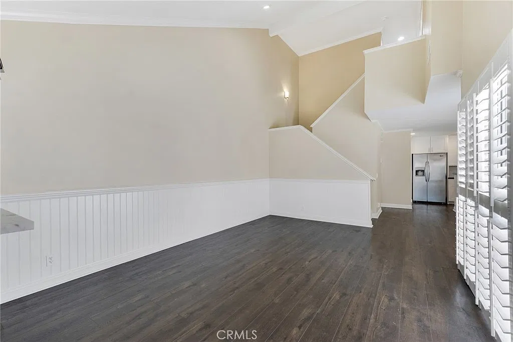3 bed, 2.5 bath, 1332 sqft, $3,800 — Photo 3