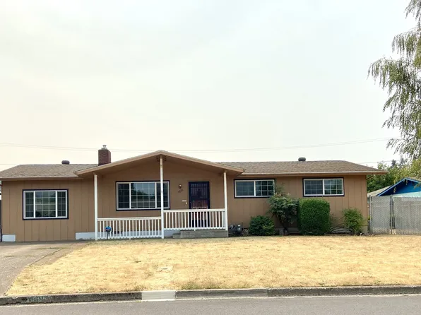 5895 E St, Springfield, OR 97478