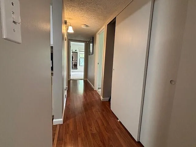 19255 Surrey Ln — Photo 15