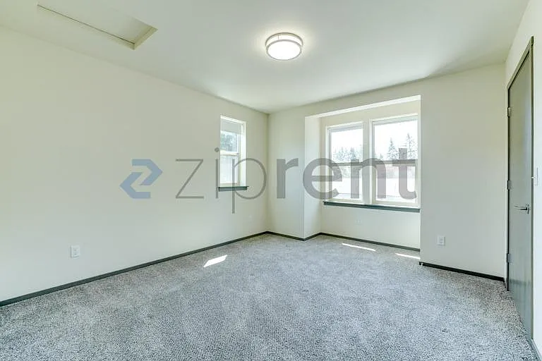 3655 Pine Rd NE — Photo 14