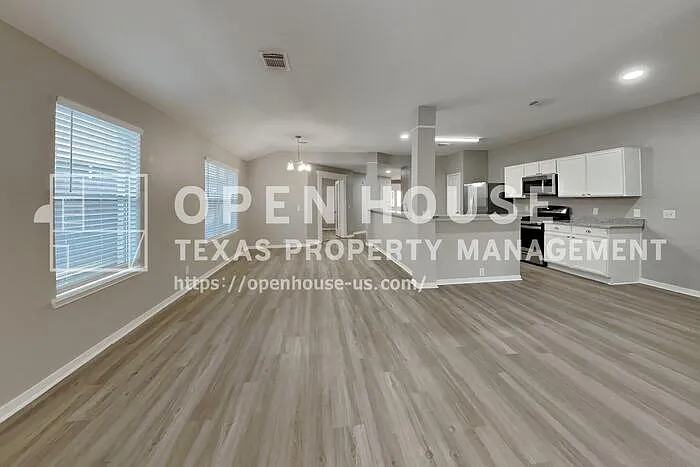 3 bed, 2.0 bath, 1759 sqft, $2,050 — Photo 3