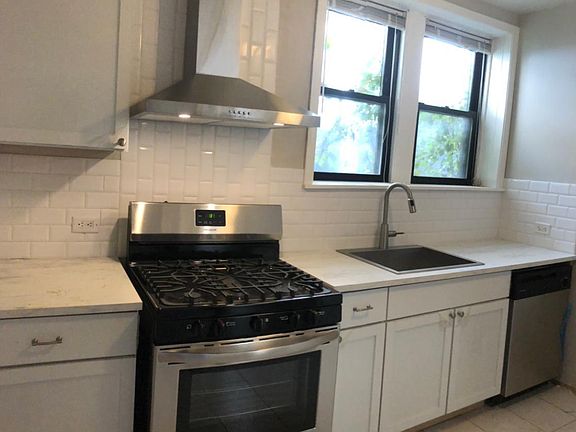4th image of 6124 N Washtenaw Ave Fl 2