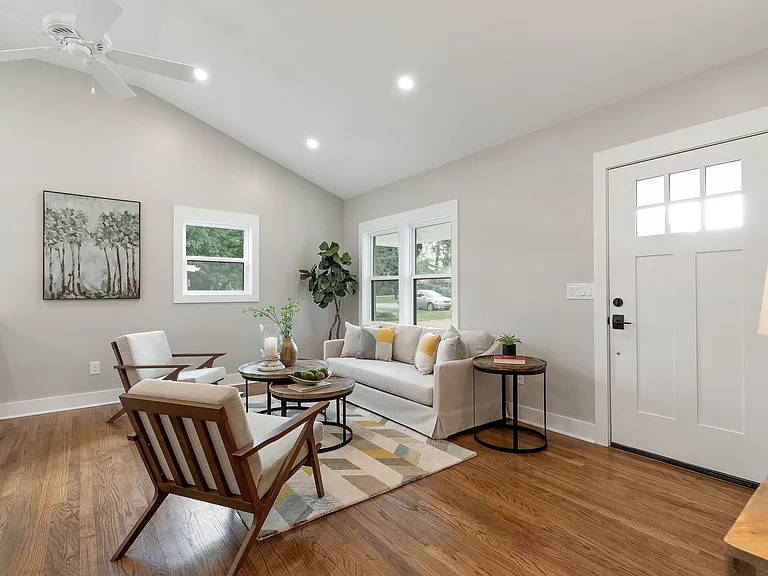 1305 Chickering Dr — Photo 8