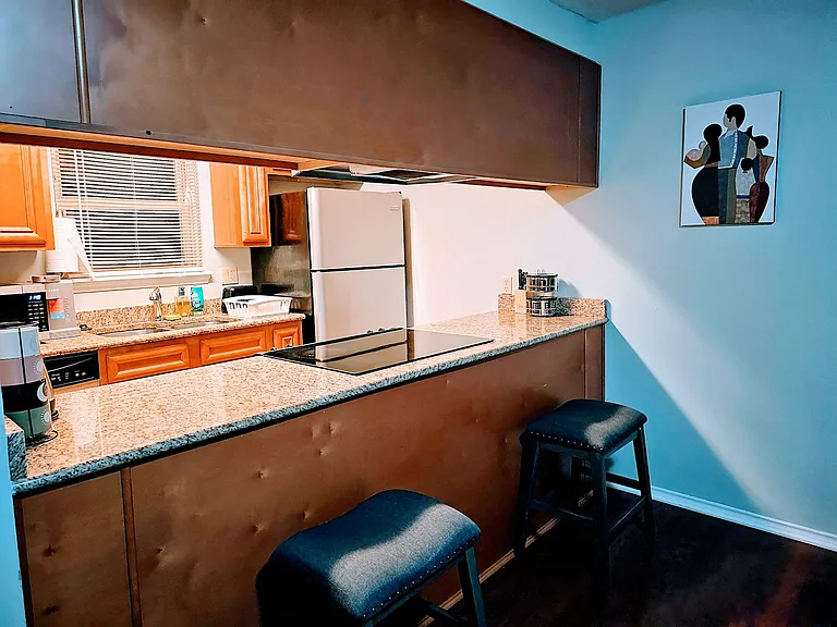 1 Coolwood Dr #14 — Photo 4