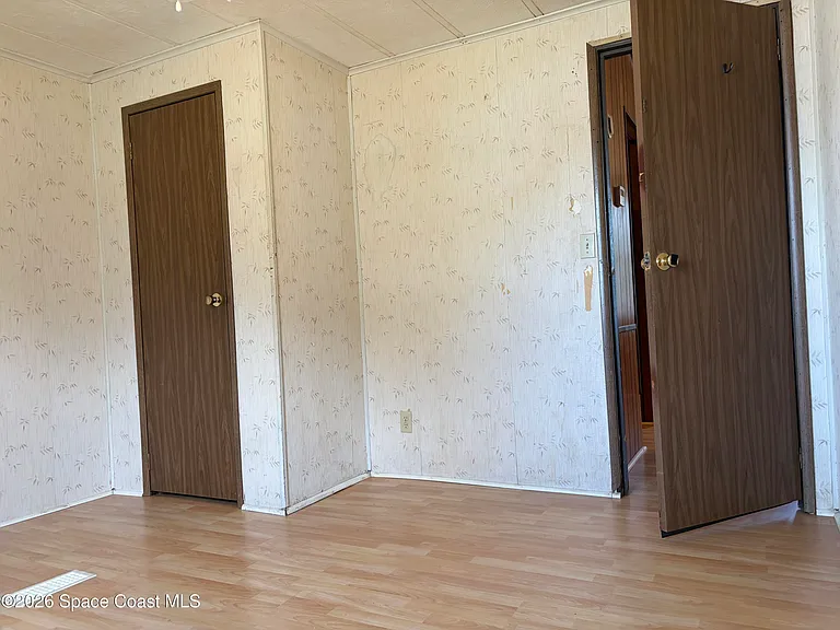 126 Vanguard Cir — Photo 8