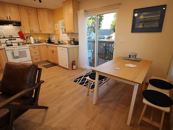 5th image of 765 Brightwood Ave
