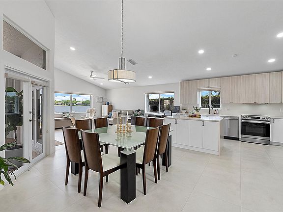 4th image of 1208 Falls Boulevard