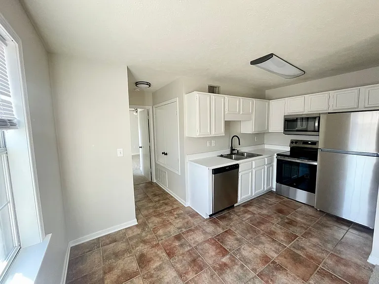GS-Oak Village I — Photo 3