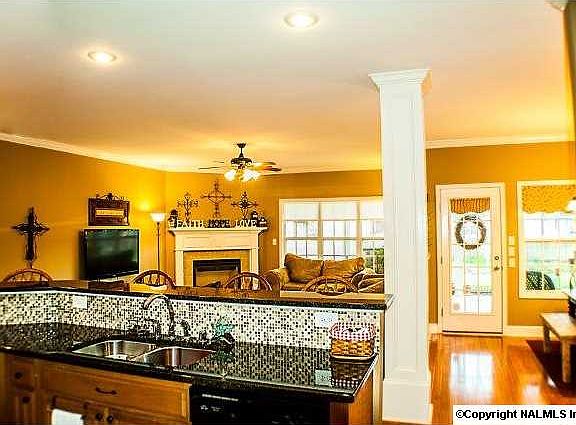 5th image of 5008 Willow Creek Dr SE