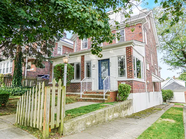 115 Oxford Place image 1 of 38