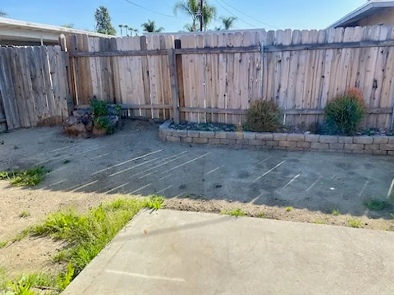 560 E Oakland Ave — Photo 30