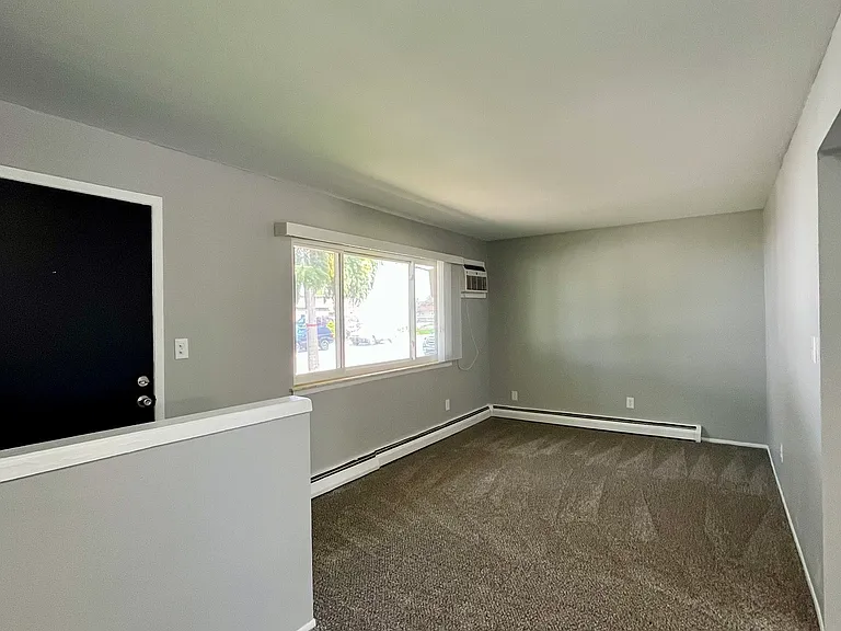 4059 Longtin Ave — Photo 5