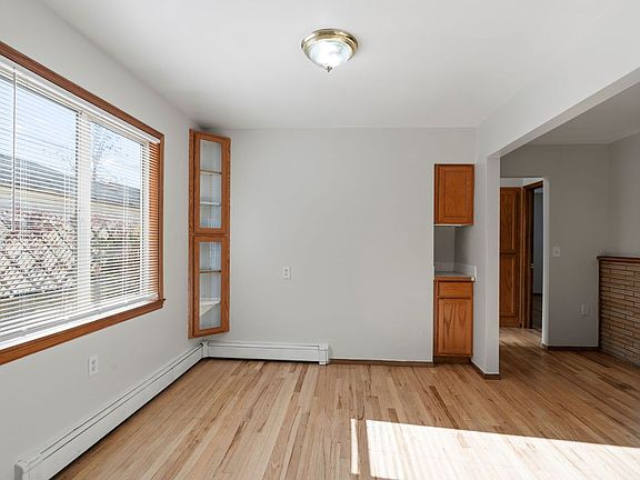 3rd image of 805 W Maxwell Ave #3B-2BA-1800SQFT