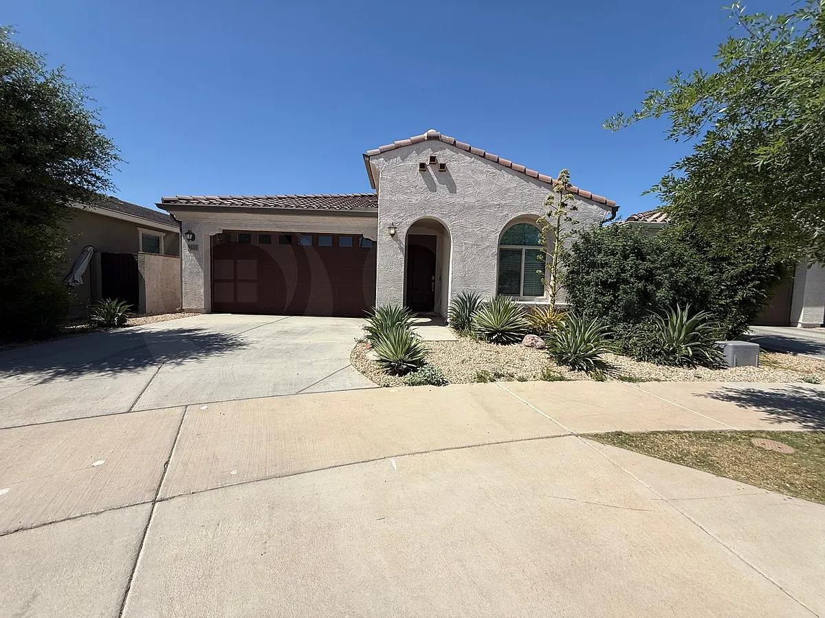 4 bed, 3.0 bath, 1944 sqft, $2,750 — Photo 2