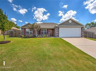3945 Cottonwood Spring Cv, Springdale, AR 72762