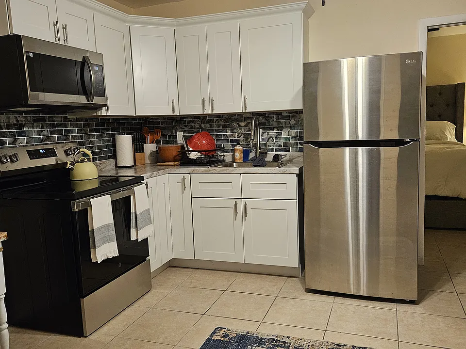 221 Condict Dr #5