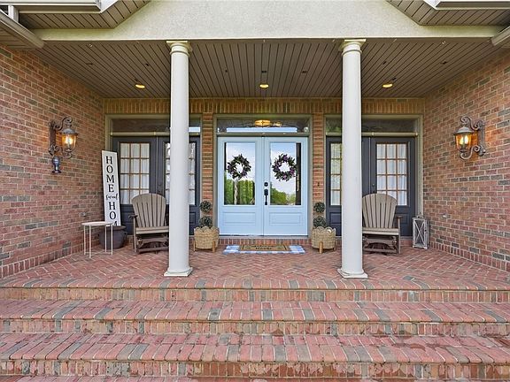 5th image of 1885 Marr Rd