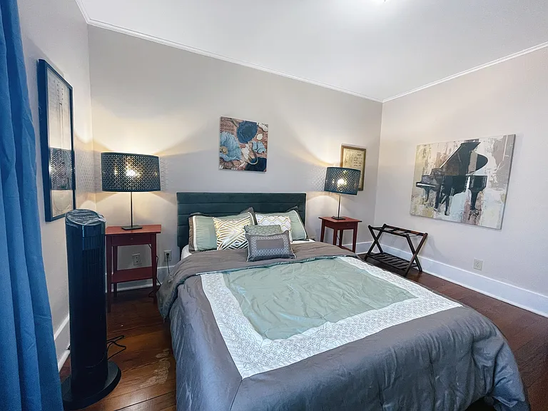 319 E Walnut St — Photo 11