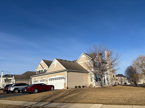 2nd image of 1065 Canary Ave