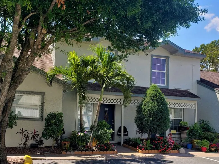 Woodside Villas — Photo 3