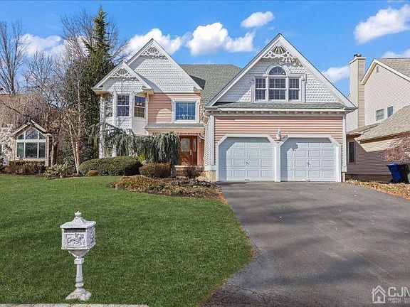 2nd image of 18 Wildwood Pl