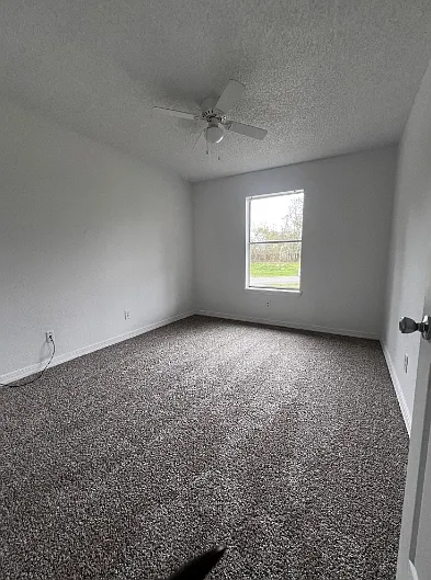 14407 Pine St #4 — Photo 3