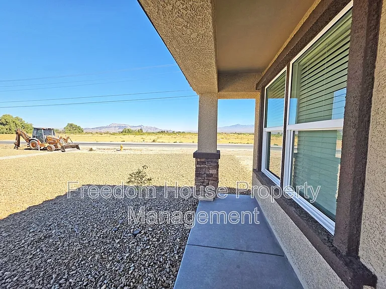 660 E Huyana Wind Dr — Photo 6