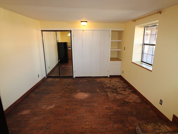 Living Room_06102021