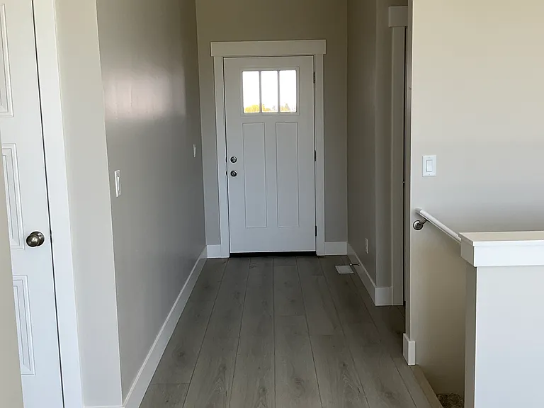 6890 Chapelle Ave — Photo 5