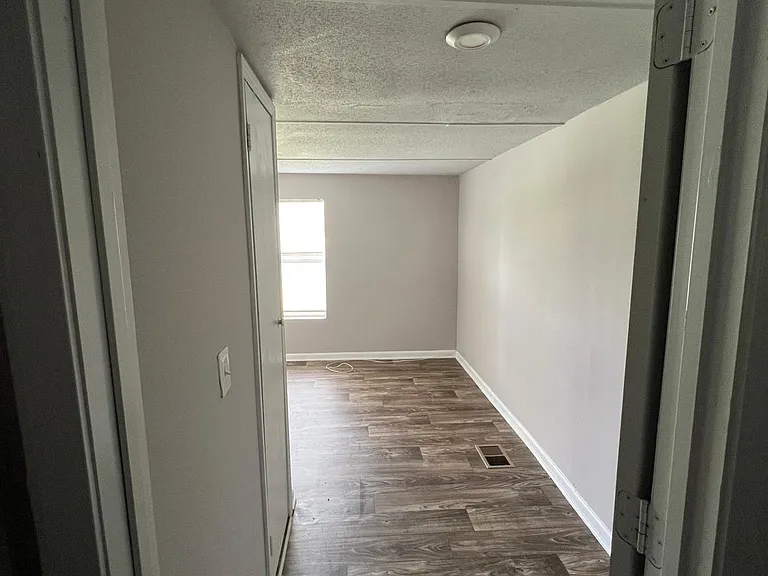 30 Winston Way — Photo 12