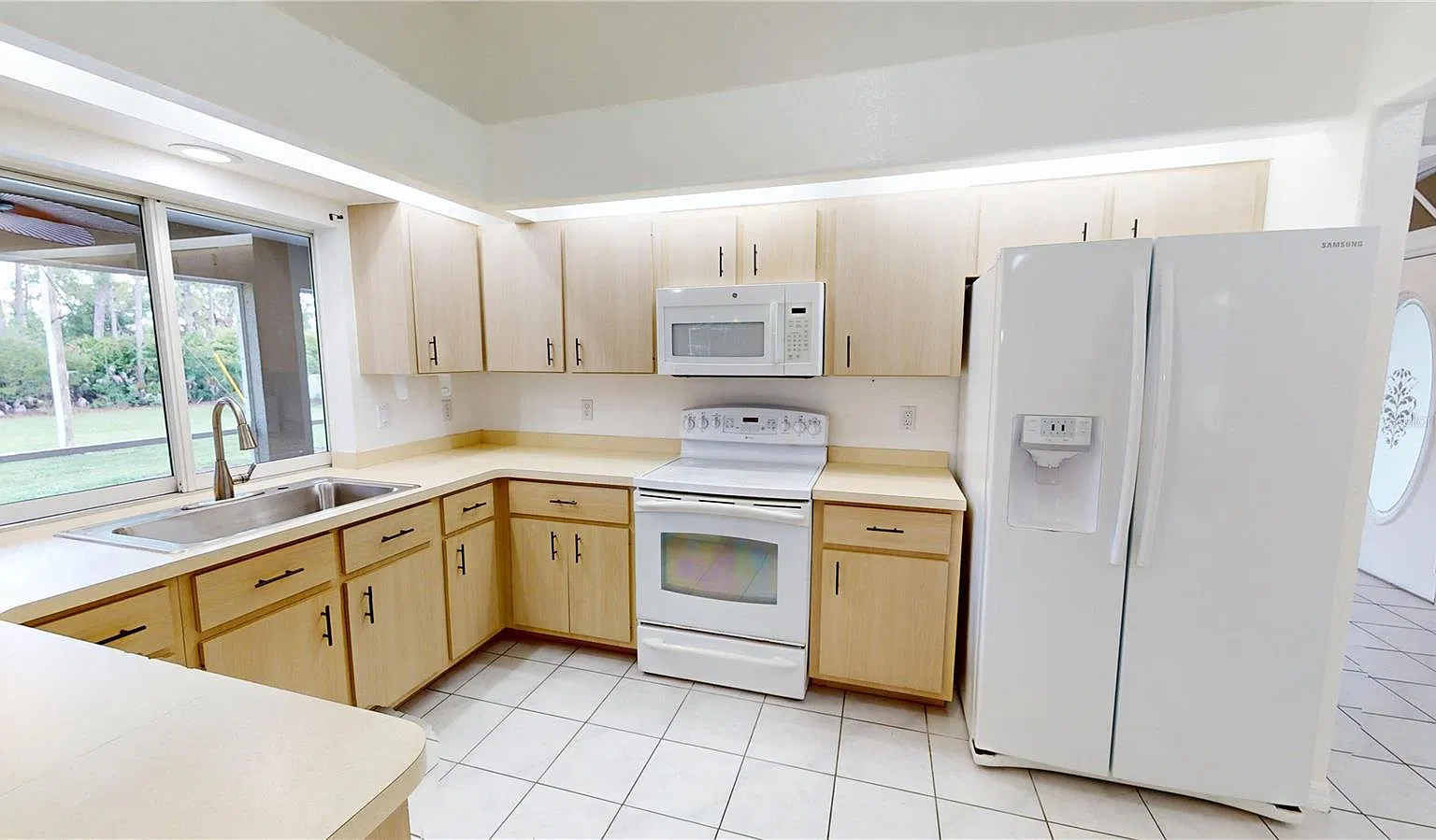 3 bed, 1718 sqft, $2,500 — Photo 2