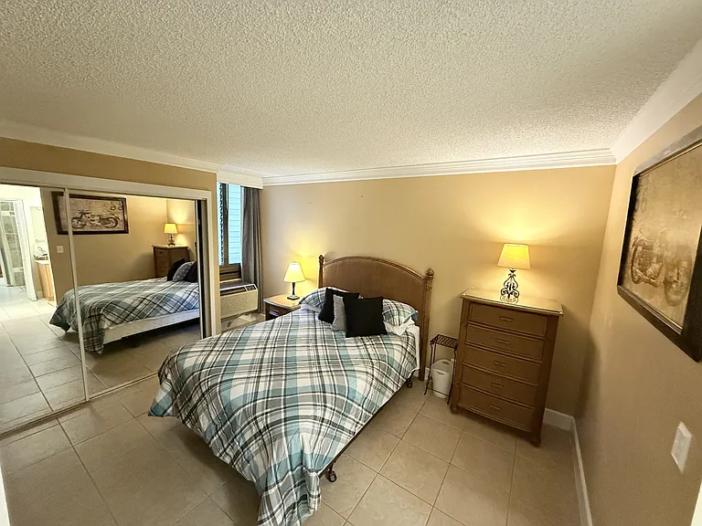511 Hahaione St #1B — Photo 21