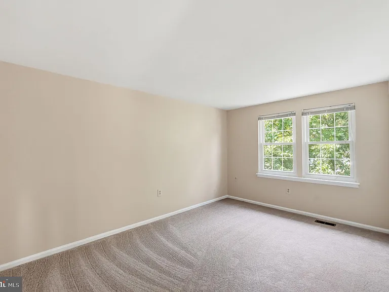 10065 Chestnut Wood Ln — Photo 14