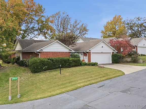2nd image of 633 Cherry Ln