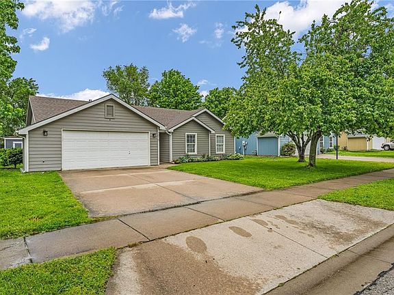 2nd image of 1010 Home Cir