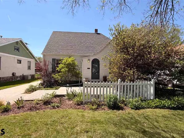 1924 7th Ave, Scottsbluff, NE 69361