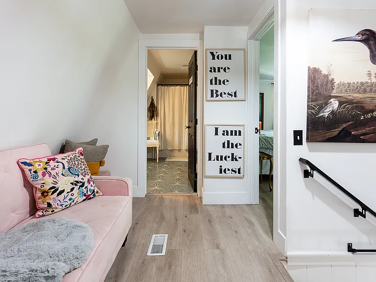 220 Oak Dr — Photo 6