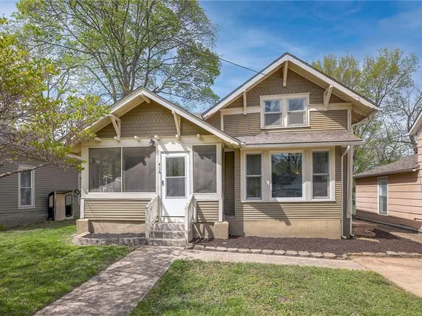 416 E Hale St, Spring Hill, KS 66083