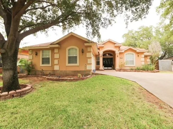 214 Green Jay Ln, Laredo, TX 78045