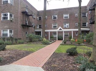 50 Knightsbridge Rd APT 1D, Great Neck, NY 11021
