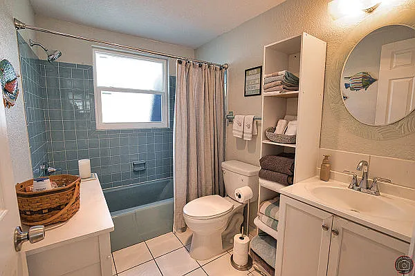 2nd Bathroom - Tub and Shower
