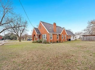 101 N Davis St, West, TX 76691