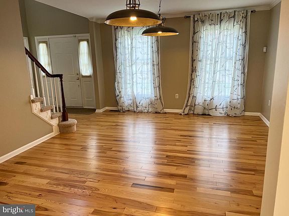 4th image of 339 Sheringham Dr