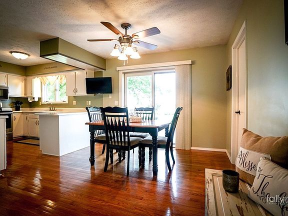 5th image of 4040 Driftwood Dr