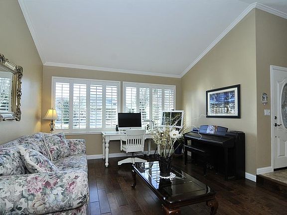 4th image of 4622 Calle De Farrar